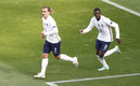 Dembélé y Griezmann, en medio de la polémica (Reuters)