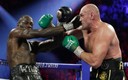La  tercer pelea entre  Tyson Fury y Deontay Wilder podría estar en peligro por el COVID-19 (AP)