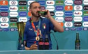 Bonucci tomó Coca-Cola y Heineken tras título de Italia.