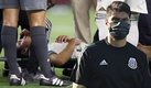 Chucky Lozano salió en camilla en el debut del Tri en Copa Oro. (AFP | Imago7)