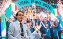 Mancini bromeó con sus jugadores previo a la Final ante Inglaterra. Foto: AFP