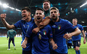 Jugadores de Italia festejando su pase a la Final de la Euro 2020. (Twitter @Azzurri)