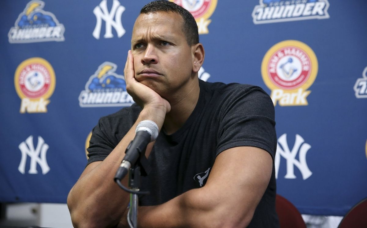 Después de terminar su carrera con Yankees, Alex Rodríguez se hizo analista para TV. (AP)