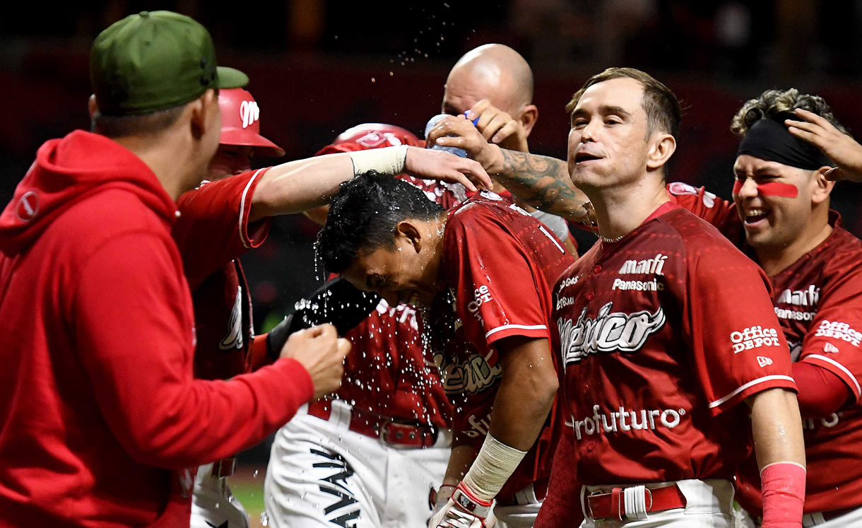 Doble golpe escarlata; Diablos vence 2-0 y 7-6 a Oaxaca