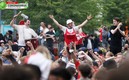 La Eurocopa albergó a cientos de aficionados. FOTO: Reuters