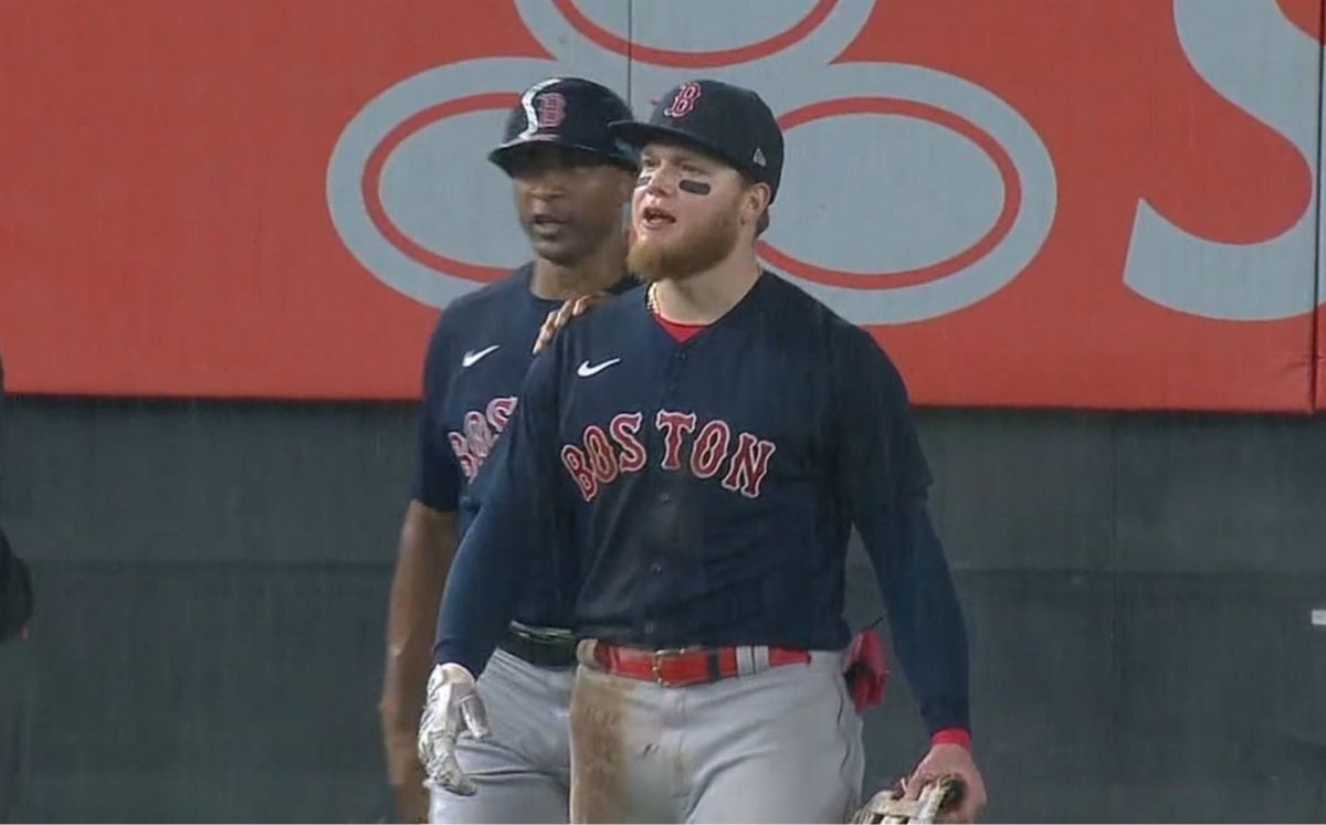 Alex Verdugo y los Red Sox se retiraron del campo. (Captura de pantalla)