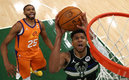 Giannis Antetokounmpo cumplió reto de Kobe. (Foto: AFP)