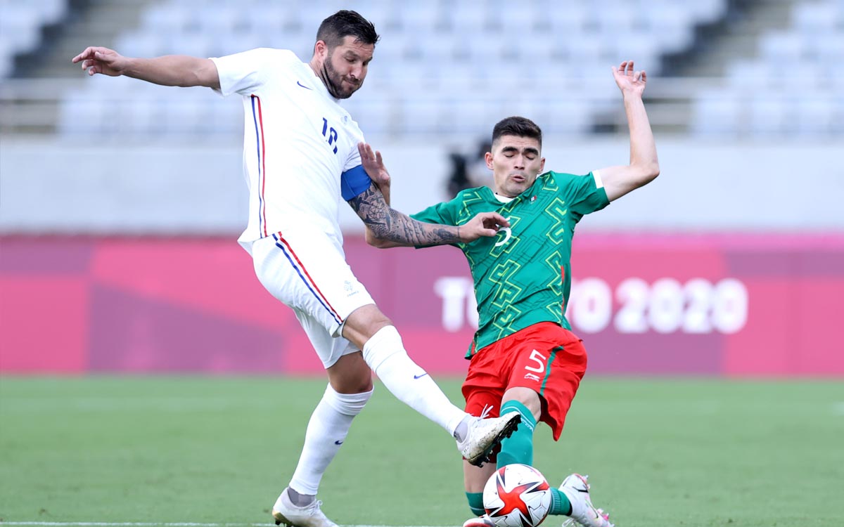 André-Pierre Gignac erró su disparo tras oportuna barrida. (Foto: @miseleccionmx)
