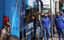 Algunos integrantes del plantel de Boca pasó la noche a las afueras de la comisaría. FOTO: AFP.