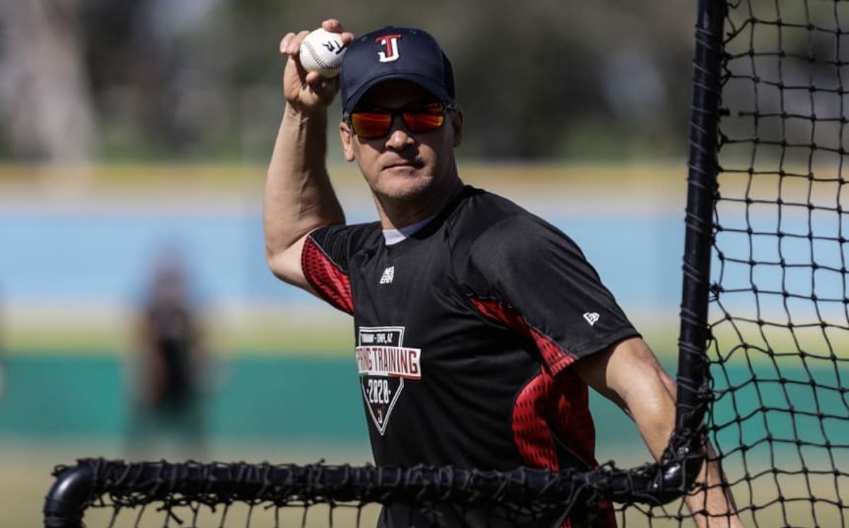 Omar Vizquel debutó como manager de los Toros de Tijuana en la LMB 2021. (@LigaMexBeis)
