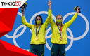 Kaylee McKeown abrazó a  Emily Seebohm depués del himno nacional FOTO: REUTERS