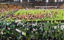 Así se veía la invasión desde la tribuna. Foto: Twitter