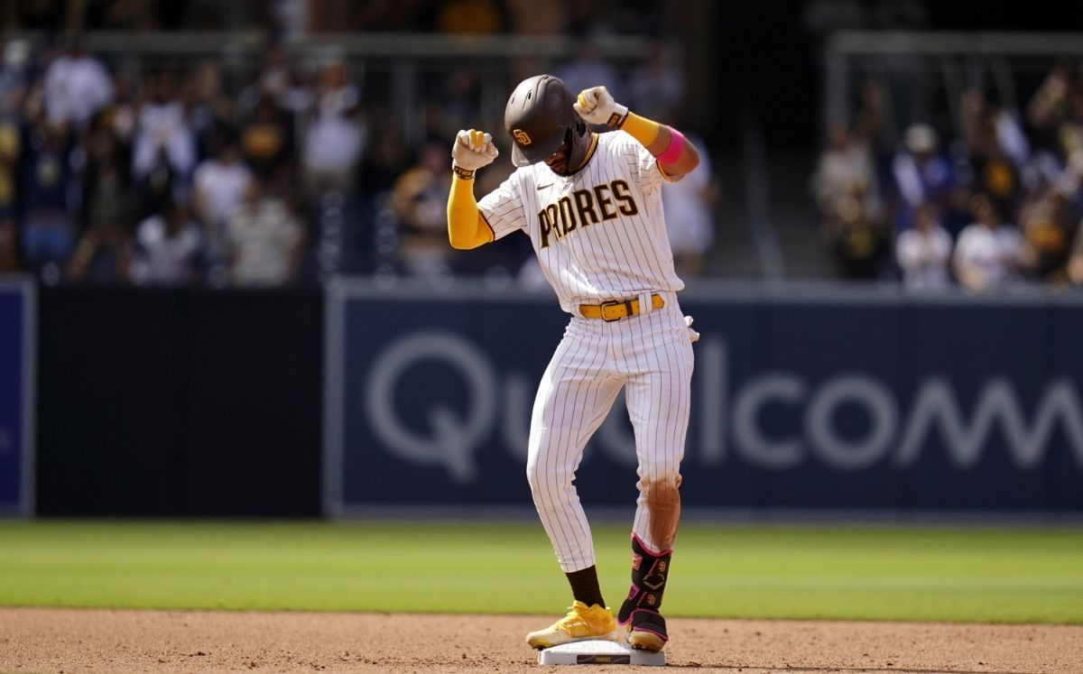 Los Padres no han definido nada sobre un cambio de posición para Fernando Tatis Jr. (AP)