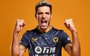 Jiménez lució la nueva indumentaria del conjunto de los Wolves. Foto: Twitter Wolves