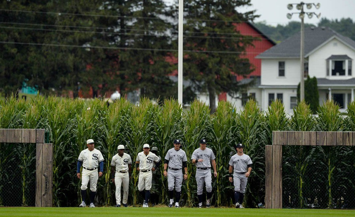 Así entraron al campo los jugadores de White Sox y Yankees