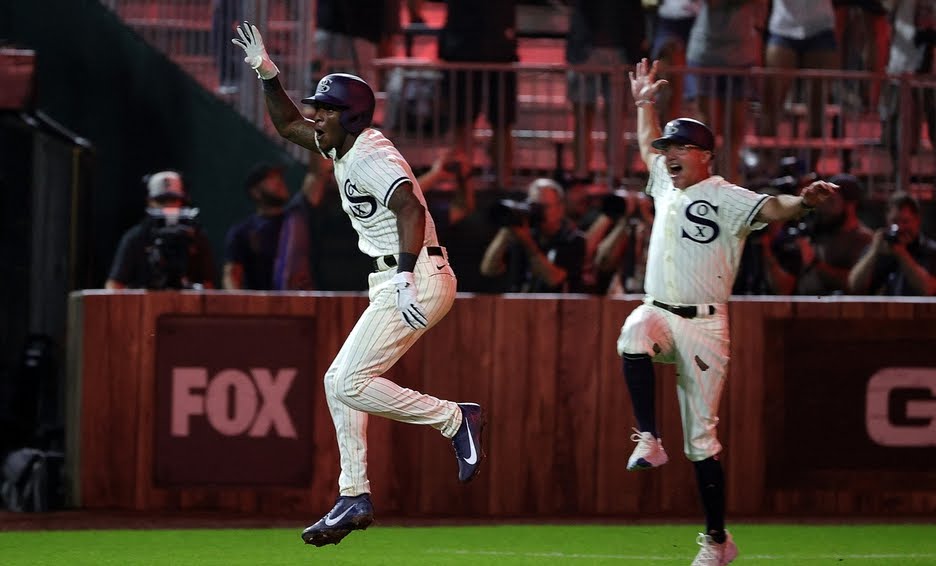 White Sox vencen a Yankees en final dramático en Campo de los sueños - Vimarsana News