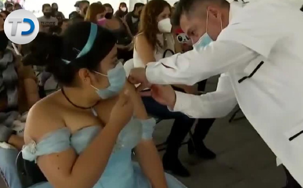 Cenicienta y Minnie se vacunaron contra la covid-19 en Nezahualcóyotl - Vimarsana News