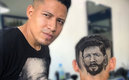 Messi en la cabeza, literal. (Foto: Instagram antonbarber01)