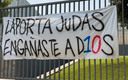 Pancartas presentes en el Camp Nou FOTO: FERNANDO PALOMO
