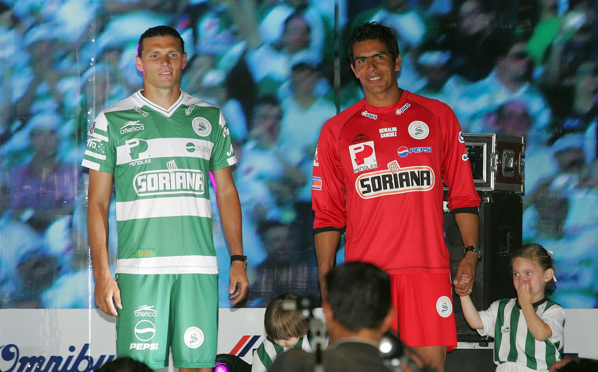 Oswaldo Sánchez recordó pelea que dio a Santos el título en 2008 - Vimarsana News