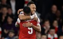 Pierre-Emerick Aubameyang y Alexandre Lacazette estarían en la mira del Barcelona (AP)