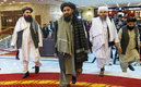 Mullah Abdul Ghani Baradar, vicepresidente y negociador de los talibanes, y otros miembros de la delegación. (Reuters)