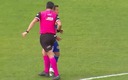 Claudio Aranda agredió al delantero Boris Salgado. (Captura)