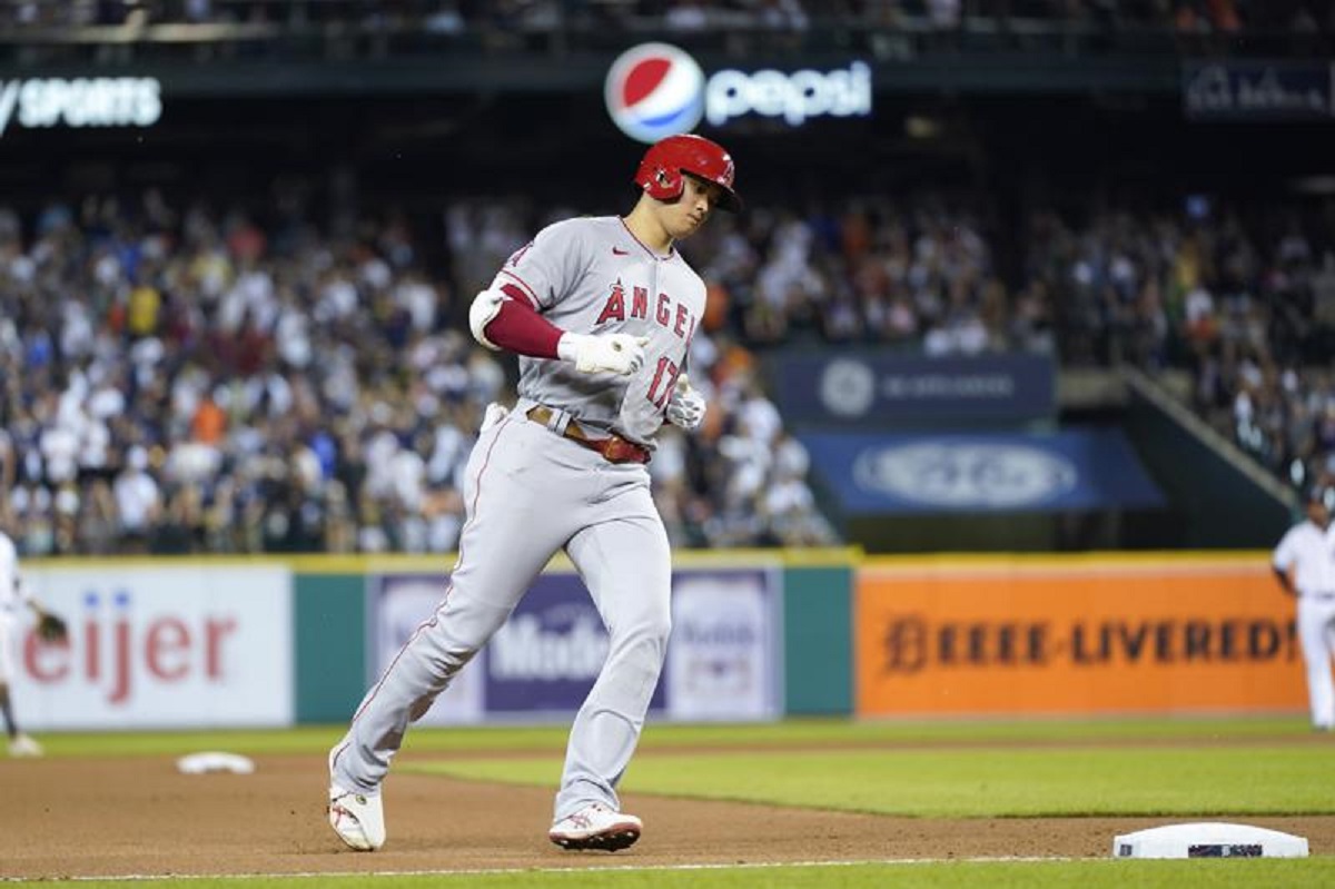 ¡ESPECTACULAR! Ohtani llega a 40 HRS y lanza 8 entradas