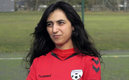 Khalida Popal invita a las jugadoras a esconderse. (Foto: AP)