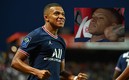 Kylian Mbappé hizo un gol de cabeza ante el  Brest. FOTO: AFP.