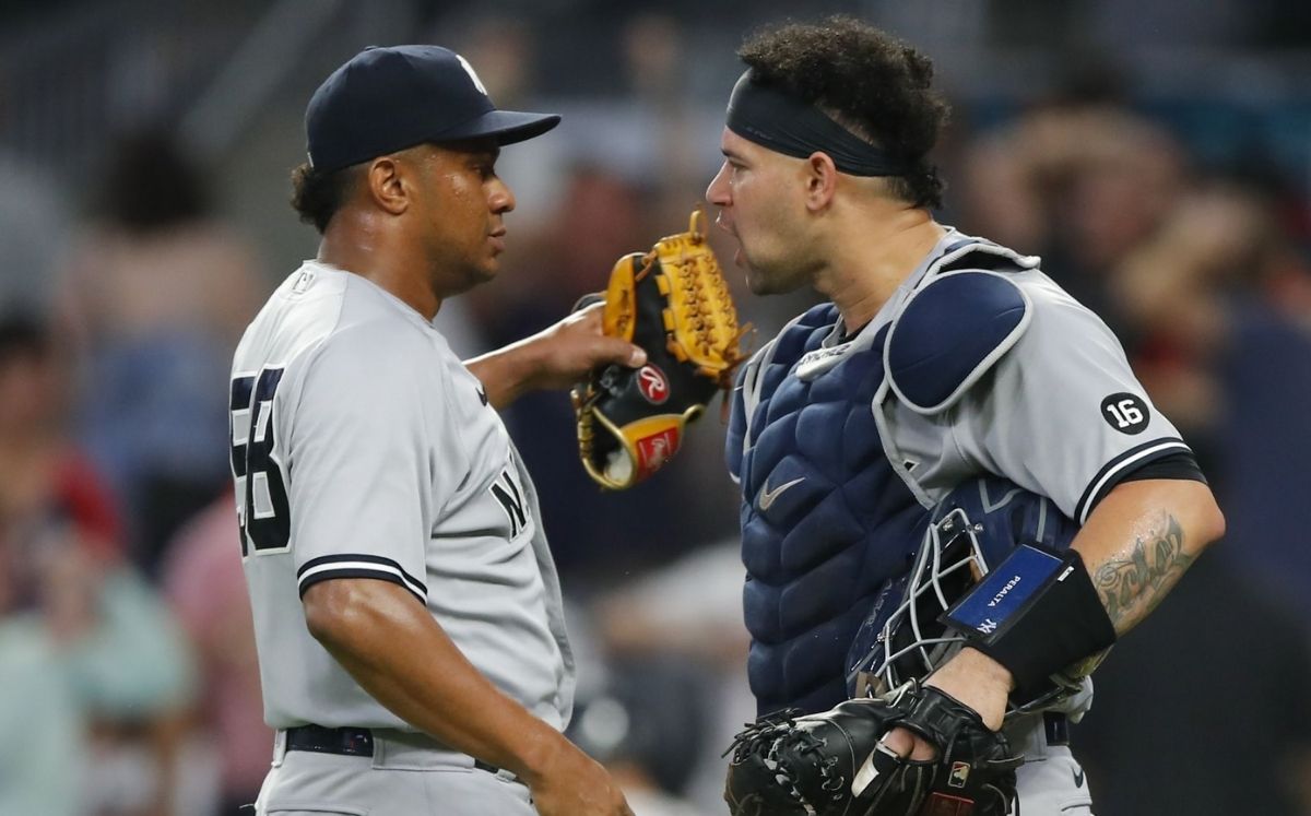 Wandy Peralta cerró la puerta luego de que Aroldis Chapman cedió una carrera de 'caballito'. (AP)