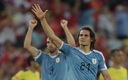 Cavani disputando un partido con Uruguay. (Foto: AFP)