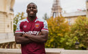 Zouma ya posó con la camiseta de los Hammers | Twitter @WestHam