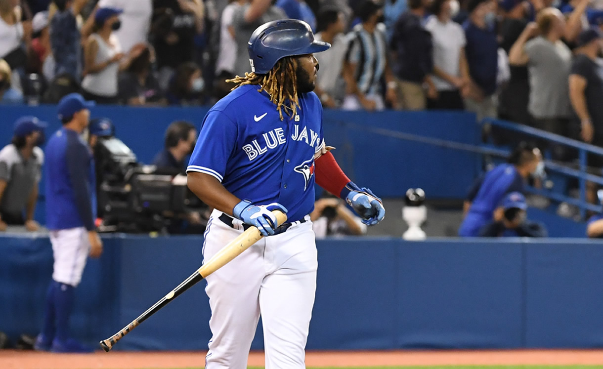 ¡FUERON DOS! Vladimir Guerrero pega dos jonrones [VIDEO]