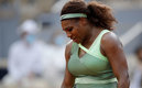 Serena se mostró frustrada en la pista (Reuters)