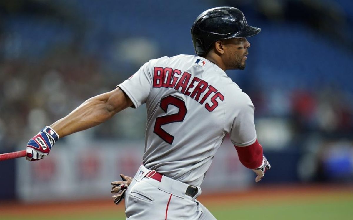 Xander Bogaerts se une a la larga lista de inhabilitados por los Red Sox relacionados con COVID-19. (AP)