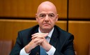 El presidente de FIFA también estuvo presente en la firma de un tratado de paz en la Casa Blanca. Foto: AFP