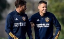 Dos Santos y Chicharito Hernández son de los más destacados. (Foto: AP)