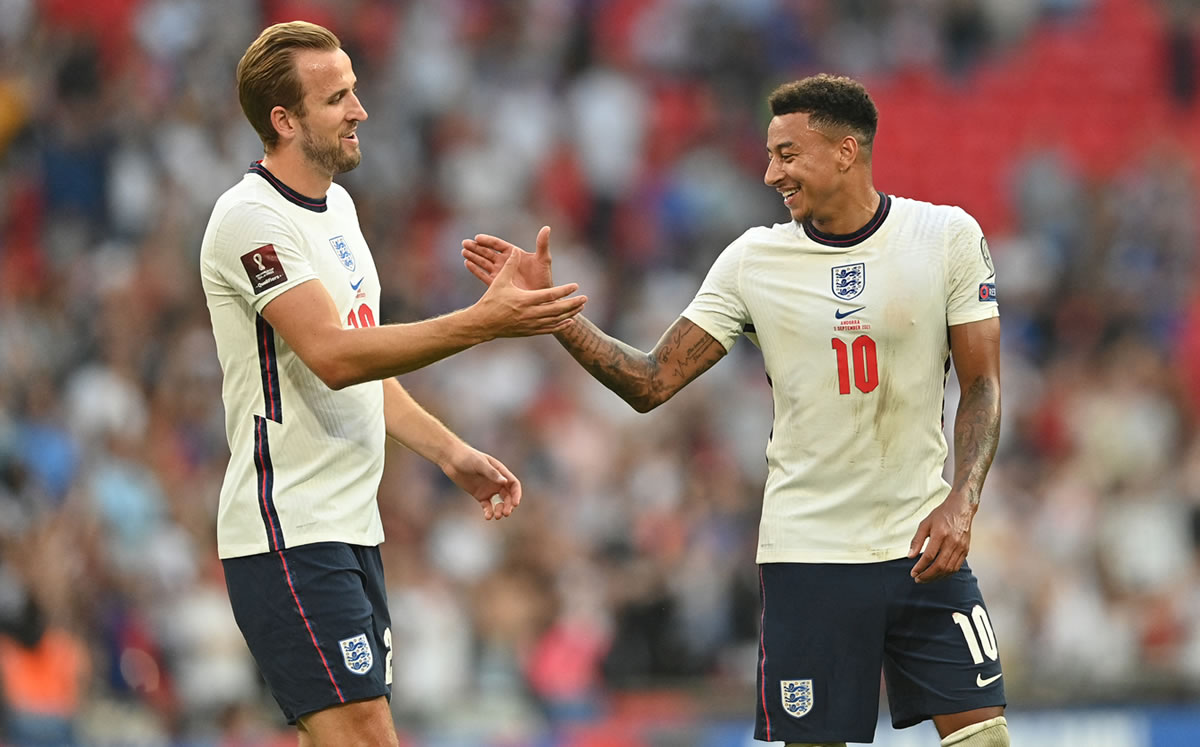 Lingard celebró con Kane | AFP