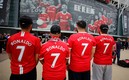 Los fanáticos del Manchester United presumen el dorsal '7'. FOTO: Reuters.