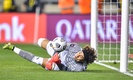 Ochoa detuvo el penal, así salvó al América. (Foto: Mexsport)