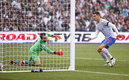 Cristiano empujó el balón | Reuters