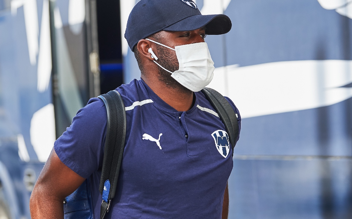 Joel Campbell vivió su primer clásico regio. (Foto: Mexsport)