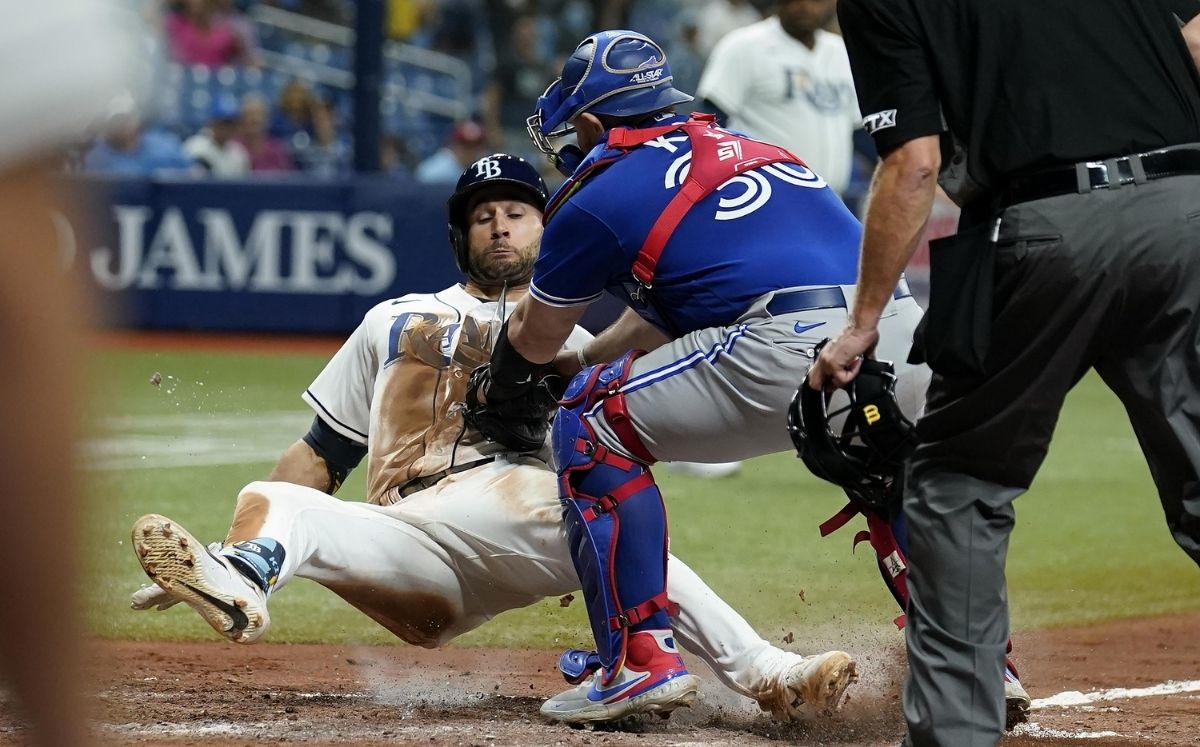 Kevin Kiermaier se quedó con la tarjeta y los Rays se negaron a regresarla. (AP)