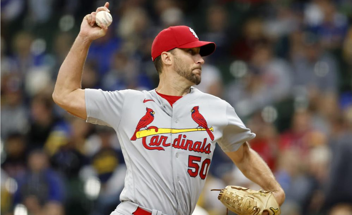 Adam Wainwright se une al club de los 2,000 ponches