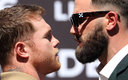 Canelo Álvarez y Caleb Plant, cara a cara en su conferencia de prensa. (AFP)