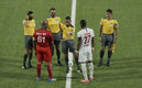 Ronnie Brunswijk causó sensación al alinear ante Olimpia | Captura