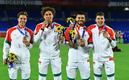 Los jugadores del Tri festejando la medalla de bronce en Tokio 2020. (FOTO: Mexsport)