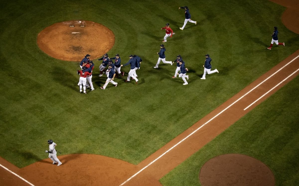Red Sox ganó con ejecutando un buen pitcheo, bateo y defensa. (Red Sox)