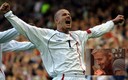 David Beckham revivió el golazo que marcó con Inglaterra hace 20 años (Google)
